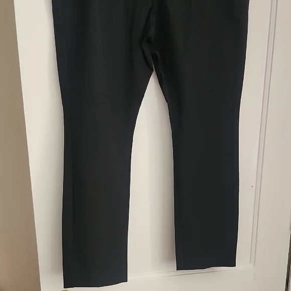 Old Navy Women's NWT Extra High Rise Polished Pixie Pants - Picture 4 of 14